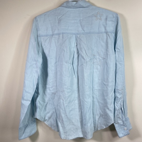 Effortless Style: NWT Rails Button-Up Shirt - Size XS,  Light Blue - Picture 7 of 16